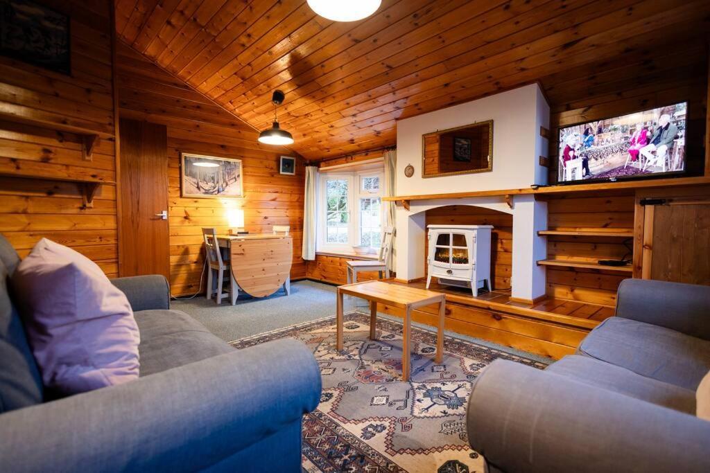 Cozy Norwegian Style Log Cabin In Rural Snowdonia - 2 Bedrooms & Parking By Seren Short Stays Ffestiniog Exterior photo